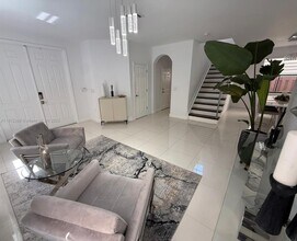 10000 NW 86th Terrace in Doral, FL - Building Photo - Building Photo