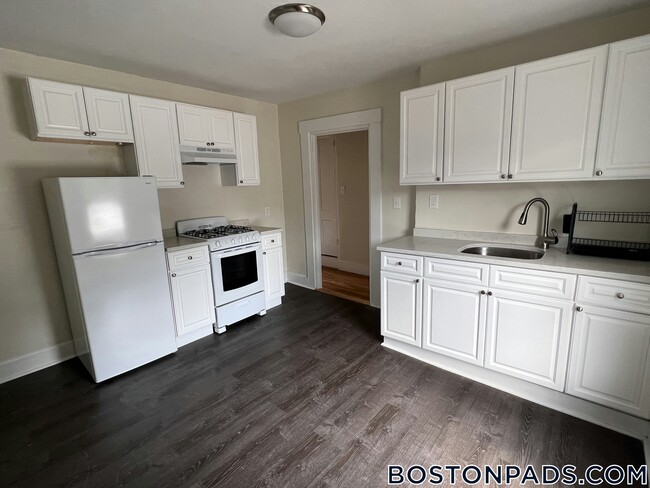 94 River St, Unit 3 in Cambridge, MA - Building Photo - Building Photo