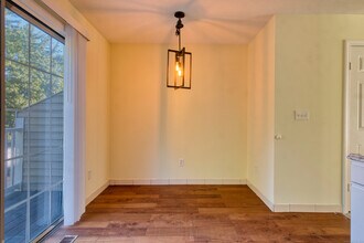 1014 Campbell Ave in West Haven, CT - Building Photo - Building Photo