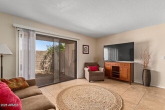 3030 N Hayden Rd, Unit Hayden Rd in Scottsdale, AZ - Building Photo - Building Photo
