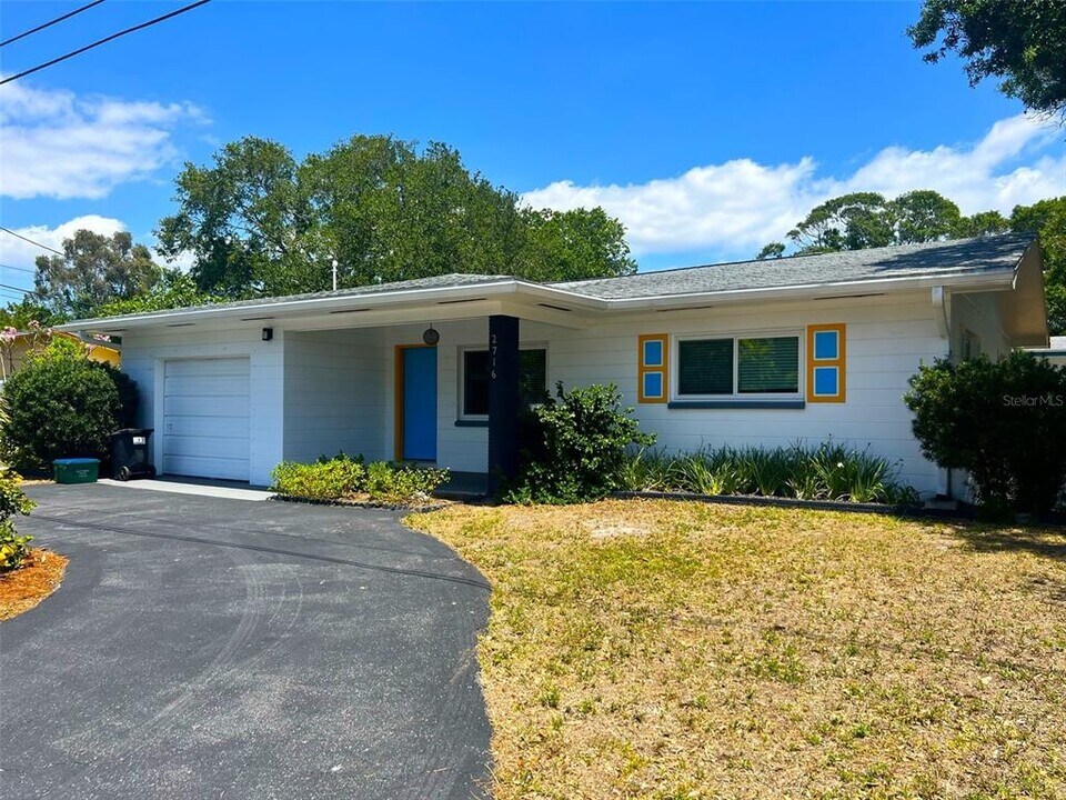 2716 45th St S in Gulfport, FL - Building Photo