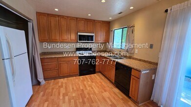 2791 McBride Ln in Santa Rosa, CA - Building Photo - Building Photo