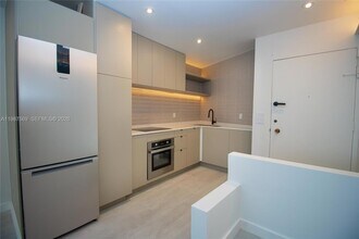 2899 Collins Ave, Unit 1422 in Miami Beach, FL - Foto de edificio - Building Photo