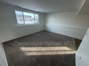 1063 5th Ave NW in Valley City, ND - Building Photo - Building Photo