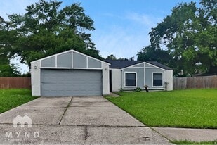 2403 Summer Spring Dr in Spring, TX - Building Photo