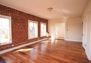 Casa California Apartments in Los Angeles, CA - Building Photo - Interior Photo