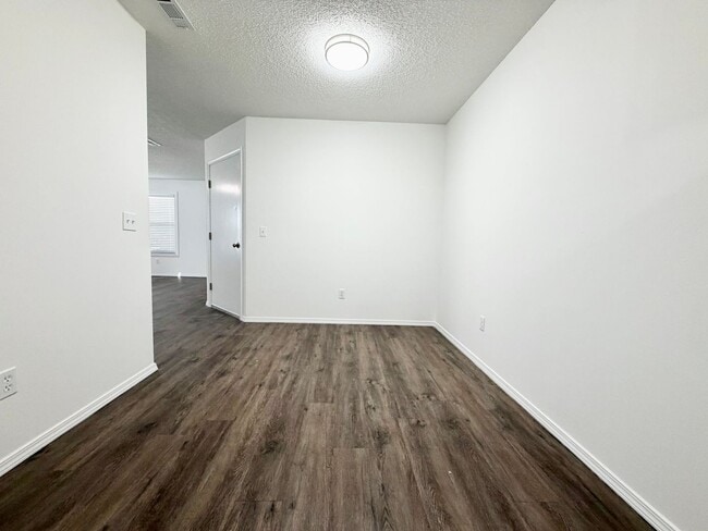 5905 B Sara St in Fayetteville, AR - Building Photo - Building Photo