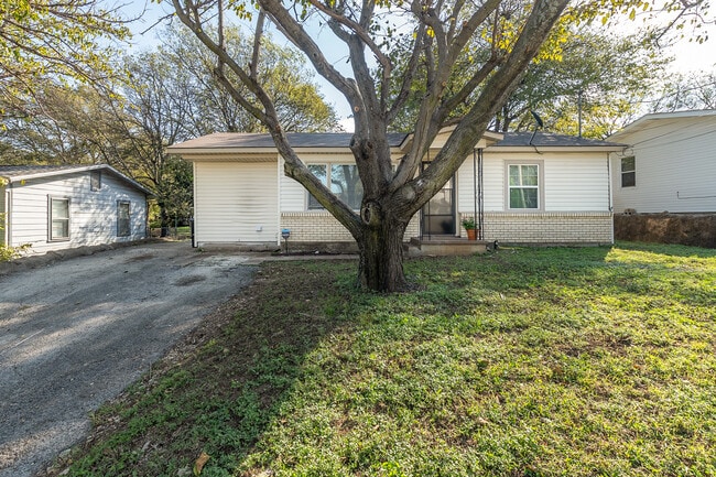 3045 Olive Pl in Fort Worth, TX - Foto de edificio - Building Photo
