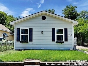 138 Hess St in San Antonio, TX - Building Photo