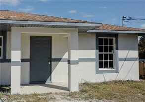 4614 25th St SW in Lehigh Acres, FL - Building Photo