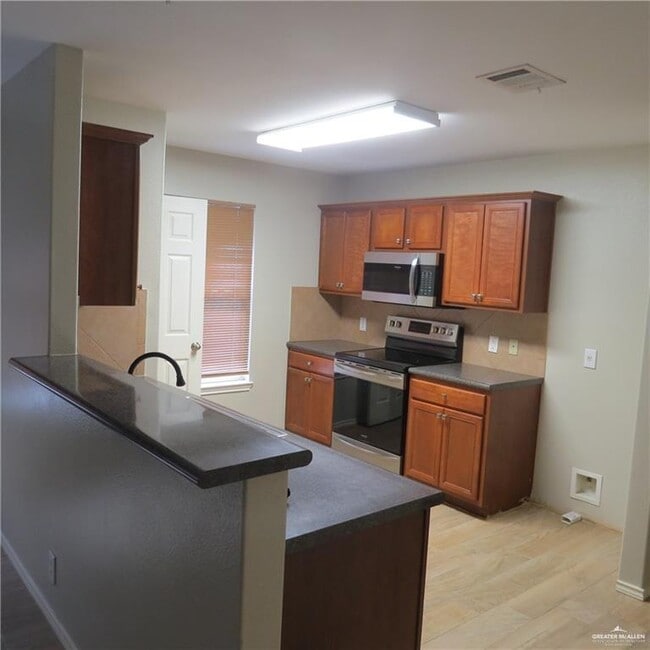 4 N 47th St in McAllen, TX - Building Photo - Building Photo