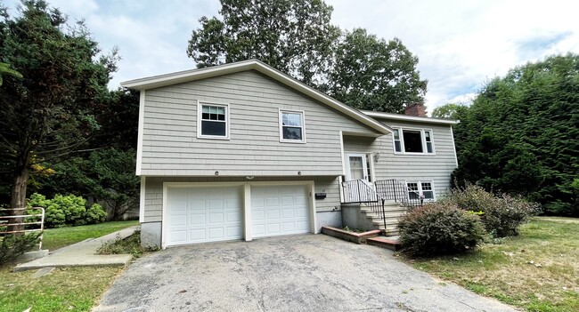 property at 20 Boathouse Ln