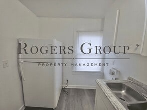 557 W Spring St in Henderson, NC - Building Photo - Building Photo