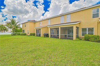 3737 Crofton Court in Ft. Myers, FL - Building Photo - Building Photo