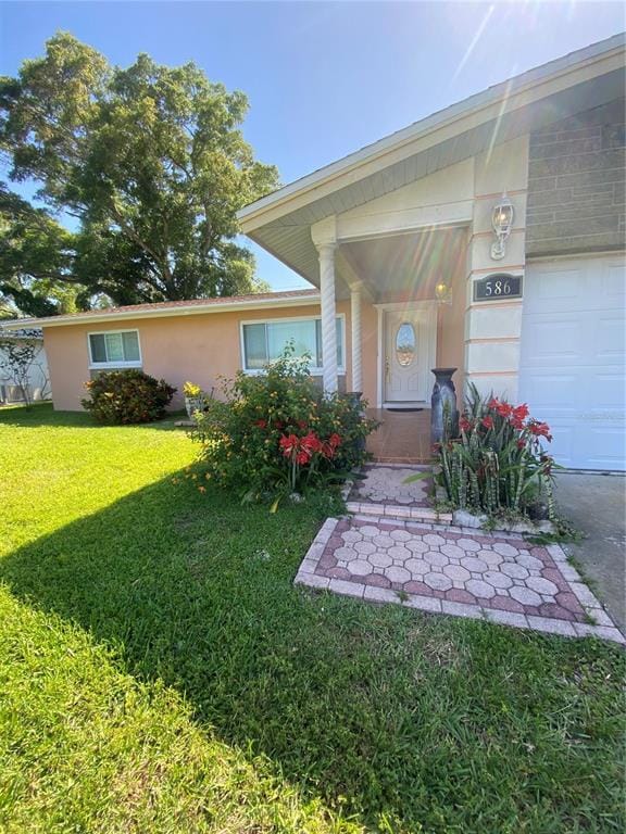 586 E Lake Dr in Largo, FL - Building Photo - Building Photo
