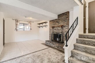 16105 E Bails Pl in Aurora, CO - Building Photo - Building Photo