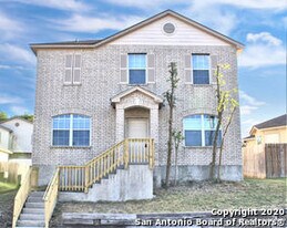 625 Meadow Arbor Ln in Universal City, TX - Building Photo