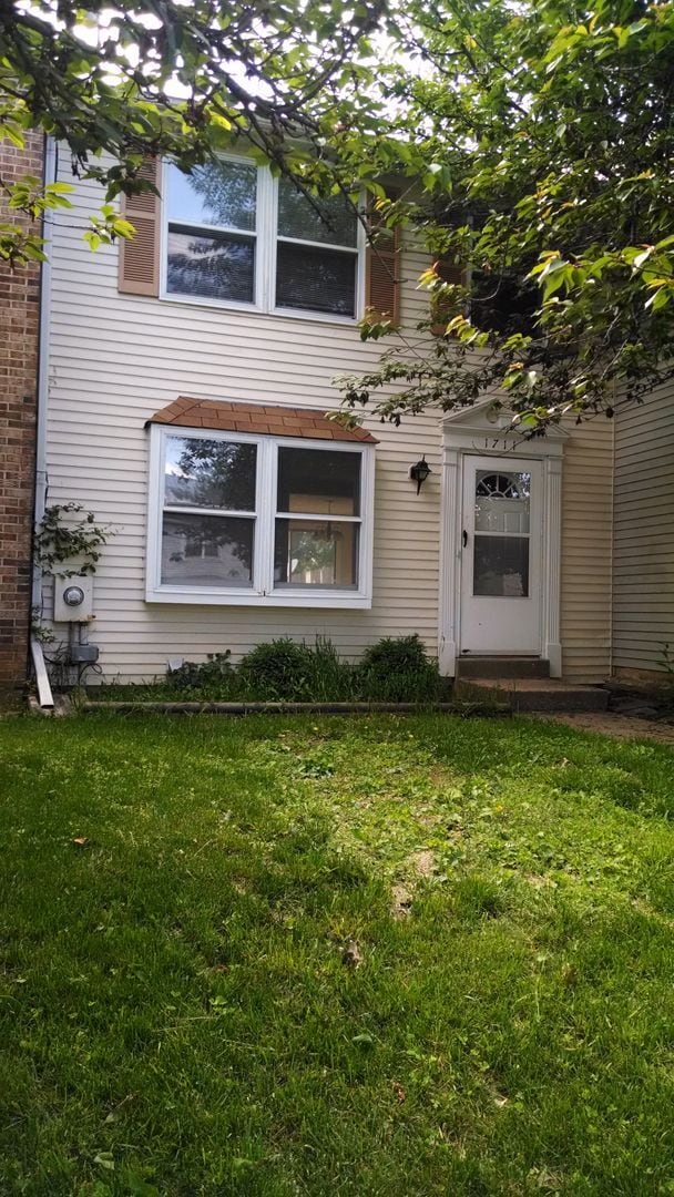 property at 1711 Country Ct