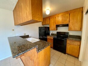 2920 Peachtree Dr in Stockton, CA - Building Photo - Building Photo