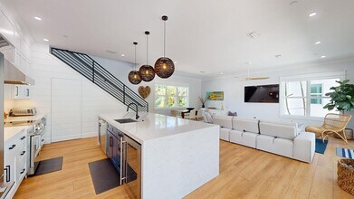 105 Carroll, 1 in Islamorada, FL - Building Photo - Building Photo