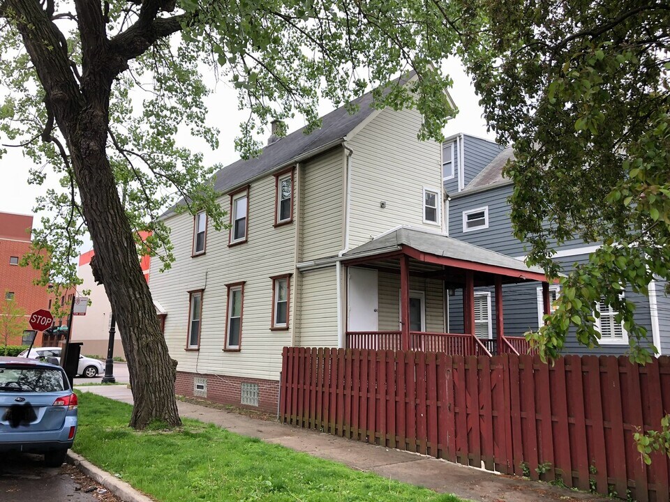 2856 N Western Ave in Chicago, IL - Building Photo