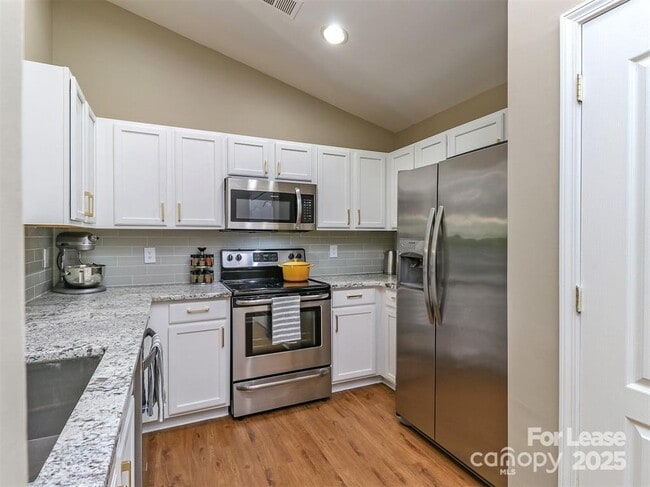 7204 Michaels Landing Dr in Charlotte, NC - Building Photo - Building Photo