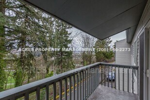 15150 65th Ave S in Tukwila, WA - Building Photo