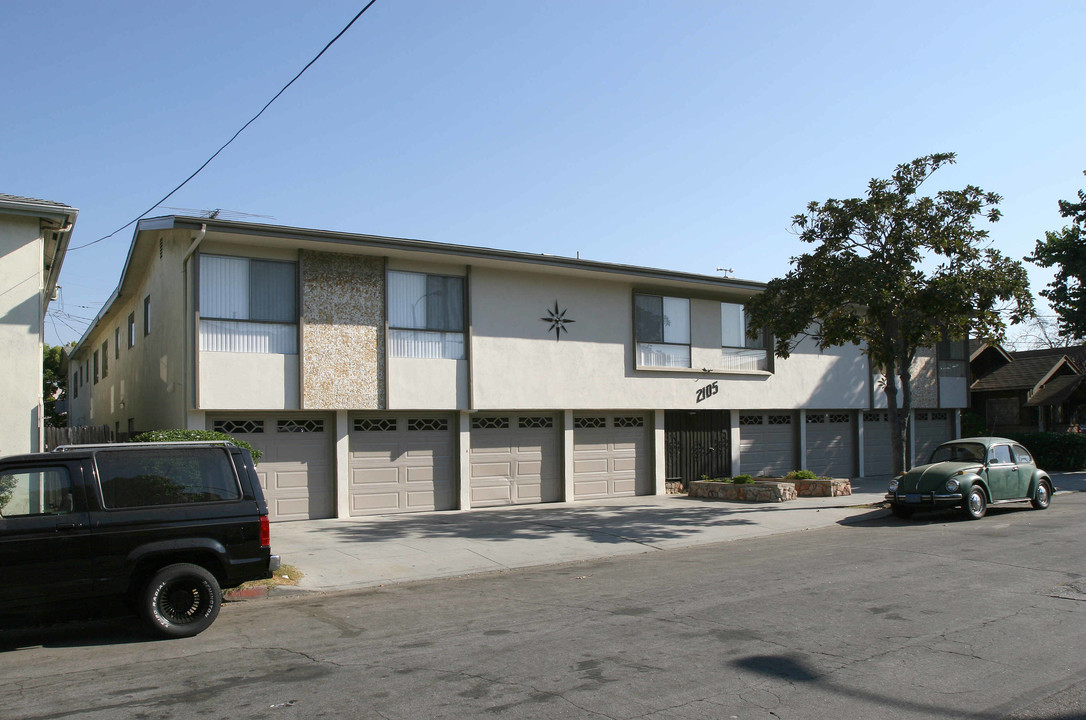 2105 E Florida St in Long Beach, CA - Building Photo