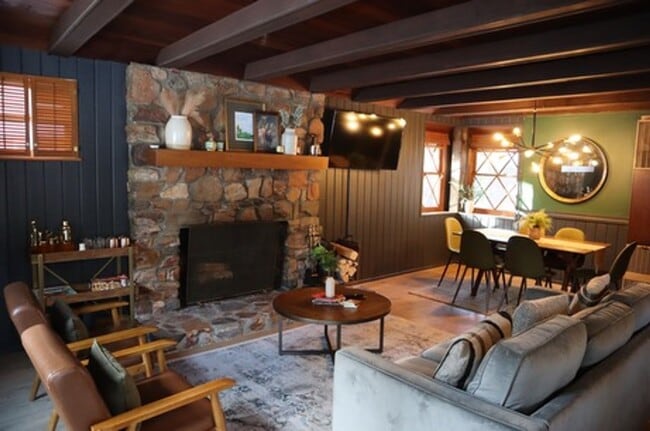 property at 2063 2nd Ln