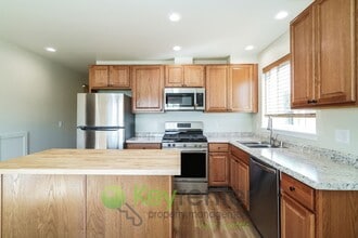 3233 Walnut Ave SW in Seattle, WA - Building Photo - Building Photo