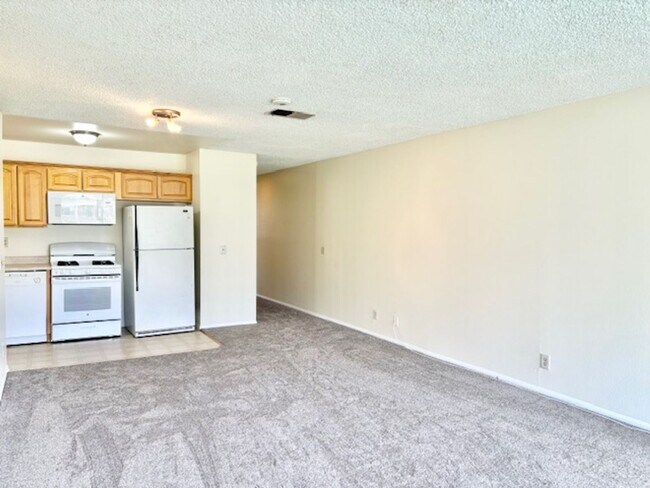 671 Reef Cir in Port Hueneme, CA - Building Photo - Building Photo