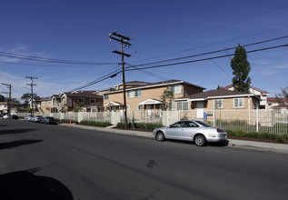 7052-7074 Fulton St in San Diego, CA - Building Photo - Building Photo