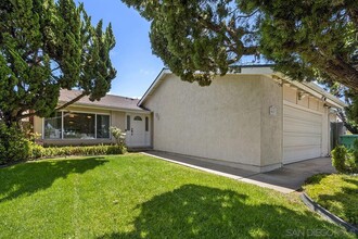 4657 Huggins St in San Diego, CA - Building Photo - Building Photo