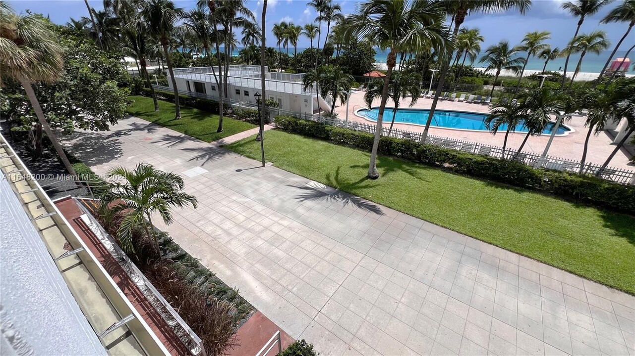 2655 Collins Ave in Miami Beach, FL - Building Photo