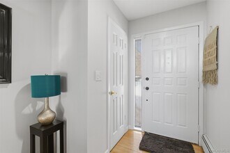 10 Bayberry Ln in Rye Brook, NY - Building Photo - Building Photo