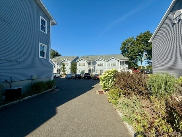 31 High St in Norwalk, CT - Building Photo