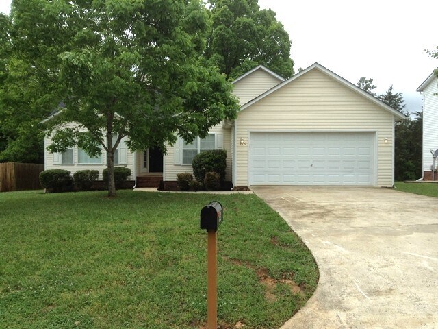 property at 976 Scottland Dr