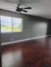 16551 Blatt Blvd in Weston, FL - Building Photo - Building Photo