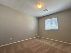 7556 Elated Ct in Las Vegas, NV - Building Photo - Building Photo