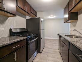 542 W Surf St, Unit 102 Apartments