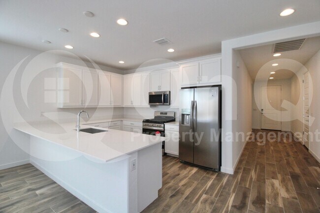 property at 3303 S Piedra Cir