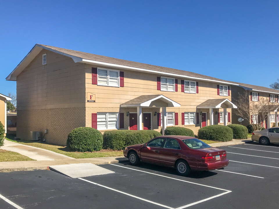 Westwood Apartments in Warner Robins, GA - Building Photo