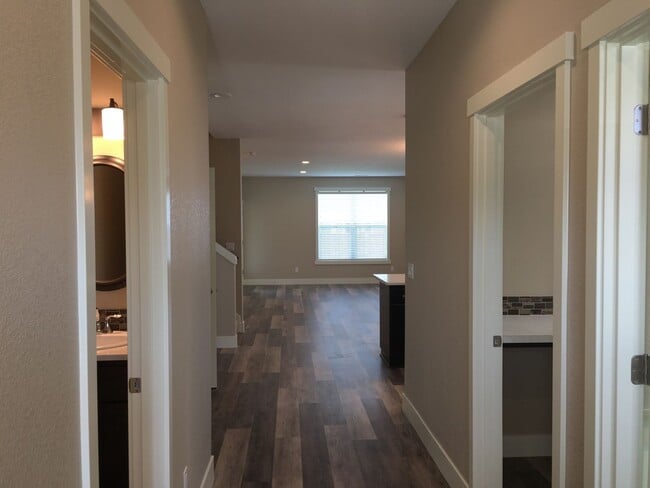 909 NE Whistle Way in Prineville, OR - Building Photo - Building Photo