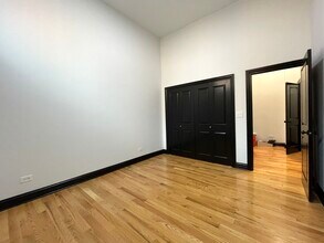 1000 N Mozart St, Unit 2w in Chicago, IL - Building Photo - Building Photo