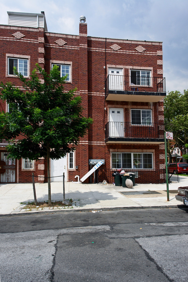 104 E 28th St in Brooklyn, NY - Building Photo - Building Photo