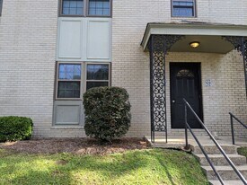 1951 N Meridian Rd in Tallahassee, FL - Building Photo