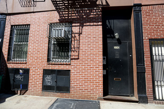 230 Smith St in Brooklyn, NY - Building Photo - Building Photo