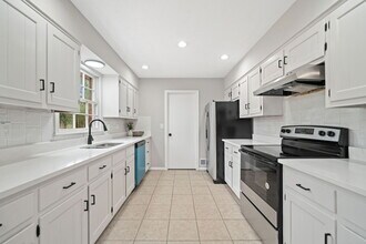 1024 Allgood Ct in Stone Mountain, GA - Building Photo - Building Photo