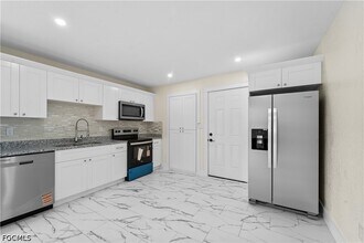 27160 Chula Vista Dr in Punta Gorda, FL - Building Photo - Building Photo