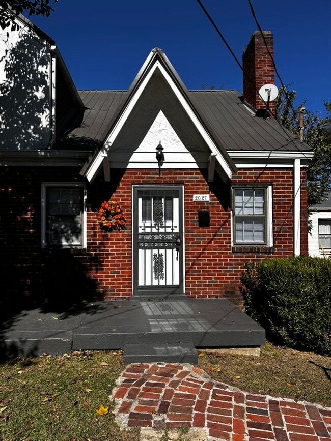 property at 2027 Benjamin St